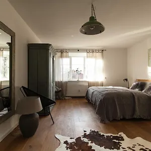 https://modern-bayrische-fewo-mit-seeblick.com-bavaria.com